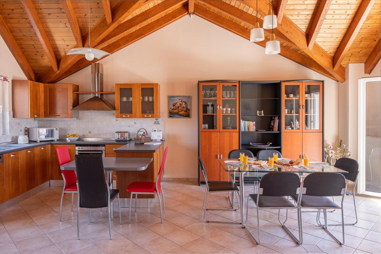 Grand Square Apartment Argostoli  Eksteriør bilde